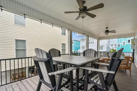 Exterior - 402 17th St, Sunset Beach, NC 28468 photo 2 of 10