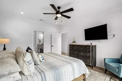 Bedroom - 402 17th St, Sunset Beach, NC 28468 photo 2 of 7