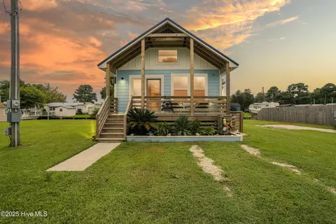 111 Reef Ln, Grandy, NC 27939