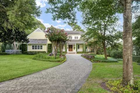 809 Howes Point Pl, Wilmington, NC 28405