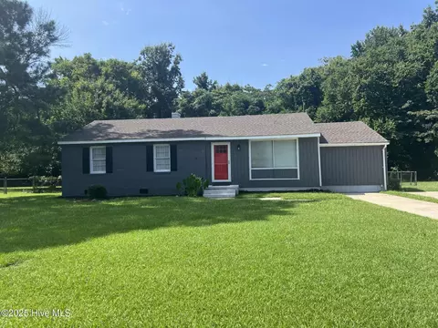 2505 Beechwood Dr, Tarboro, NC 27886