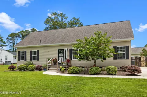 2540 E Forest Dr, Newport, NC 28570