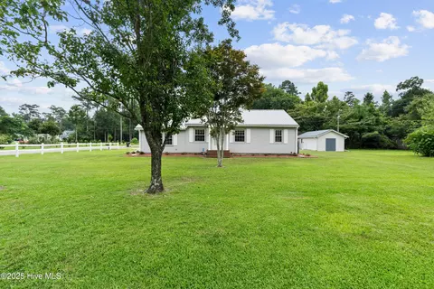 21 Sheridan Dr, Wilmington, NC 28401