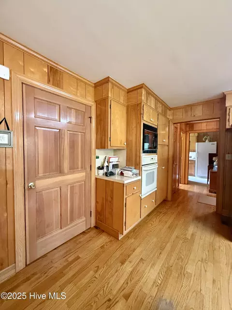 Kitchen - 901 School Dr, Williamston, NC 27892 photo 5 of 5