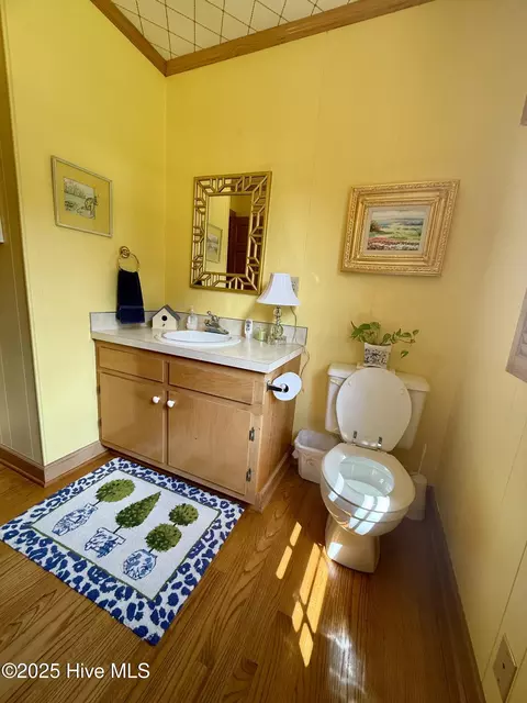Bath - 901 School Dr, Williamston, NC 27892 photo 7 of 9