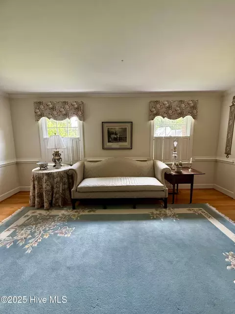 Living - 901 School Dr, Williamston, NC 27892 photo 2 of 7