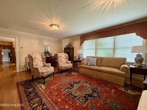 Living - 901 School Dr, Williamston, NC 27892 photo 6 of 7