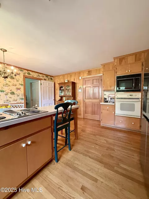 Kitchen - 901 School Dr, Williamston, NC 27892 photo 2 of 5