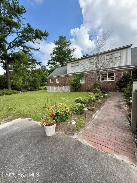 Exterior - 901 School Dr, Williamston, NC 27892 photo 9 of 16
