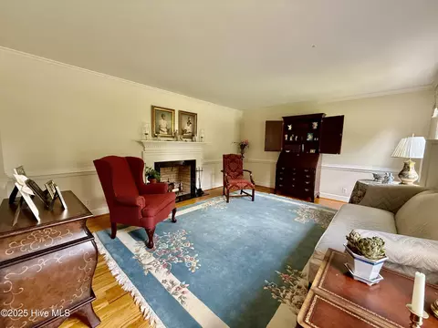 Living - 901 School Dr, Williamston, NC 27892 photo 1 of 7