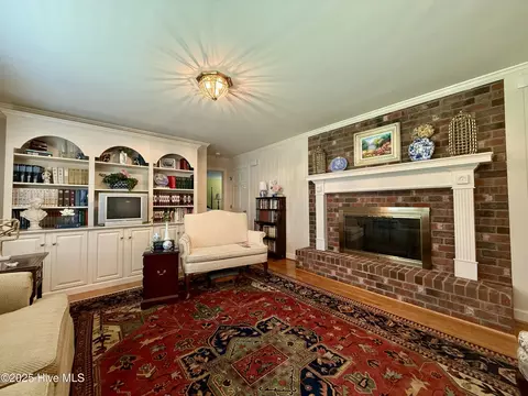 Living - 901 School Dr, Williamston, NC 27892 photo 4 of 7