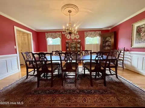 Dining - 901 School Dr, Williamston, NC 27892 photo 2 of 6