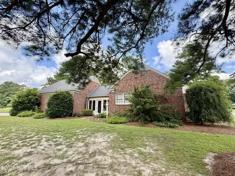 Exterior - 901 School Dr, Williamston, NC 27892 photo 5 of 16