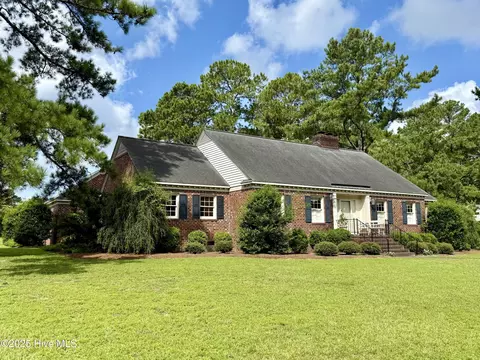 Exterior - 901 School Dr, Williamston, NC 27892 photo 1 of 16