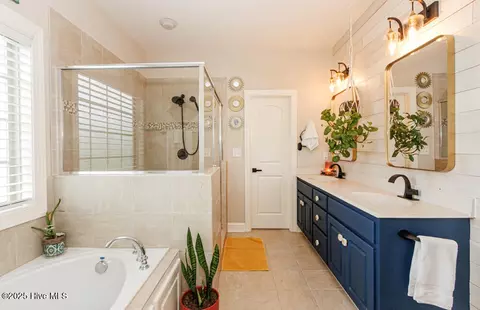 Bath - 7295 Bitterroot Rd, Rocky Mount, NC 27803 photo 2 of 4