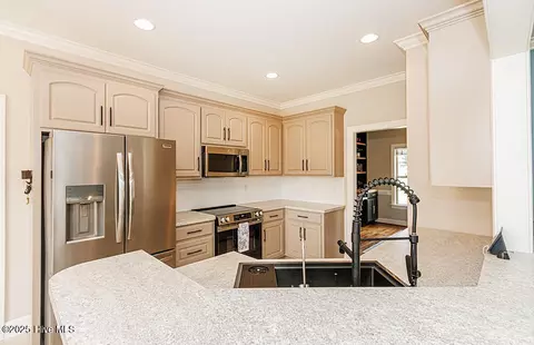Kitchen - 7295 Bitterroot Rd, Rocky Mount, NC 27803 photo 2 of 7