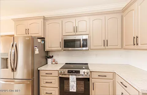 Kitchen - 7295 Bitterroot Rd, Rocky Mount, NC 27803 photo 3 of 7