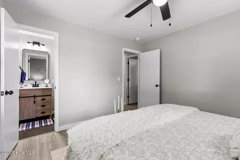 Bedroom - 472 Stella Rd, Stella, NC 28582 photo 6 of 7