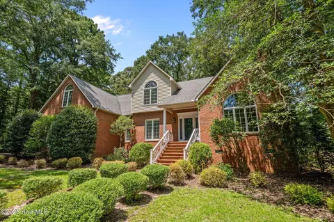 3305 Walden Dr, Greenville, NC 27858