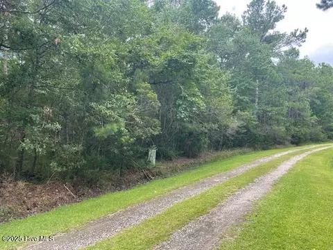 1 Neptune Ln, Beaufort, NC 28516