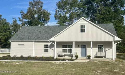 40 East Dr, Jacksonville, NC 28546