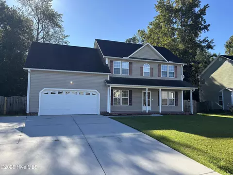 215 Rudolph Ln, Hubert, NC 28539