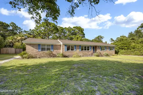 5127 Oriole Dr, Wilmington, NC 28403