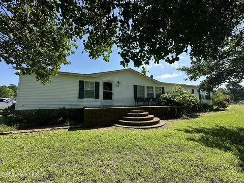 7118 Green Forest Rd, Lucama, NC 27851
