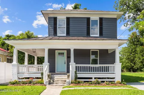 Exterior - 845 W 3rd St, Washington, NC 27889 photo 2 of 11