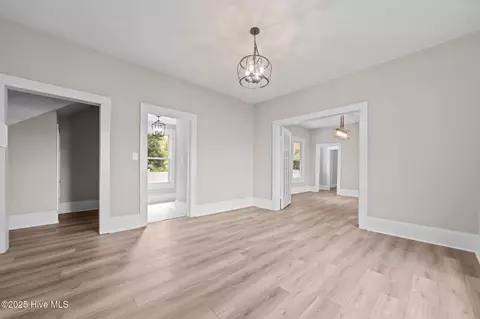Living - 845 W 3rd St, Washington, NC 27889 photo 1 of 2