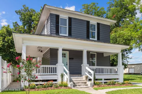 845 W 3rd St, Washington, NC 27889