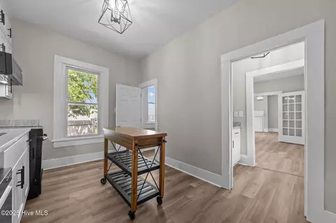 Entry Way - 845 W 3rd St, Washington, NC 27889 photo 2 of 4