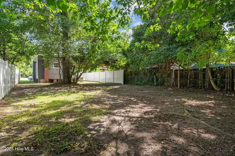 Exterior - 845 W 3rd St, Washington, NC 27889 photo 10 of 11