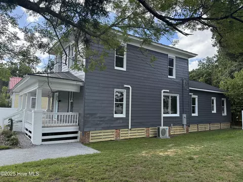 Exterior - 845 W 3rd St, Washington, NC 27889 photo 3 of 11