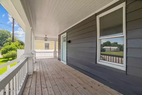 Exterior - 845 W 3rd St, Washington, NC 27889 photo 11 of 11
