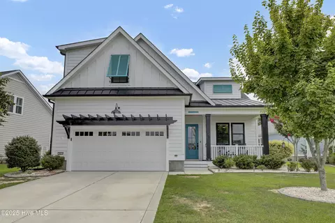 135 Spicer Lake Dr, Holly Ridge, NC 28445