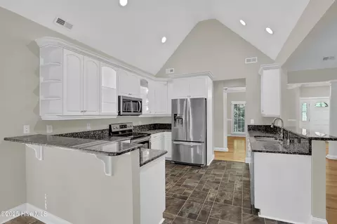 110 E High Bluff Dr, Hampstead, NC 28443 photo 11