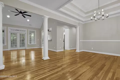 110 E High Bluff Dr, Hampstead, NC 28443 photo 5
