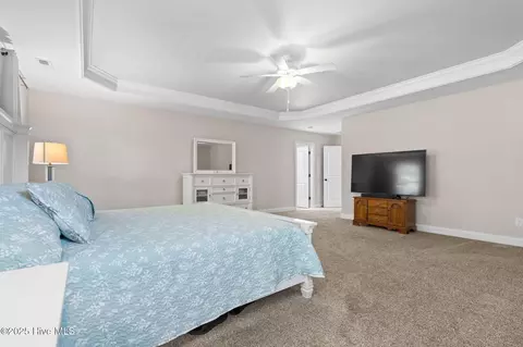 Bedroom - 107 Weir Dr, Hampstead, NC 28443 photo 4 of 10