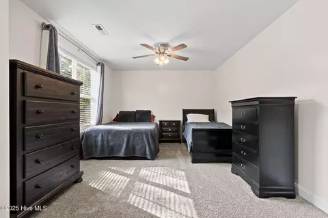 Bedroom - 107 Weir Dr, Hampstead, NC 28443 photo 6 of 10