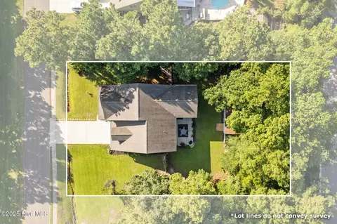 View/Area - 107 Weir Dr, Hampstead, NC 28443 photo 2 of 9