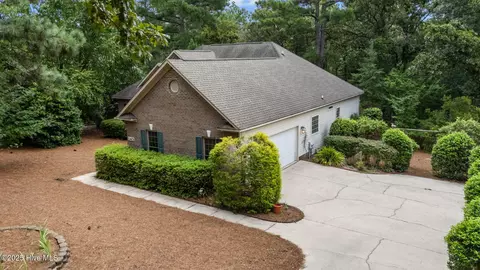 143 Longleaf Dr, West End, NC 27376 photo 5