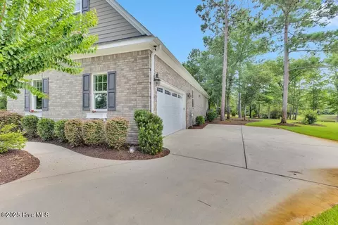 Exterior - 53 Stonegate Cir, Hampstead, NC 28443 photo 2 of 11