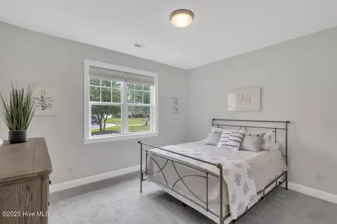 Bedroom - 53 Stonegate Cir, Hampstead, NC 28443 photo 4 of 7