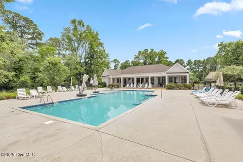 Exterior - 53 Stonegate Cir, Hampstead, NC 28443 photo 10 of 11