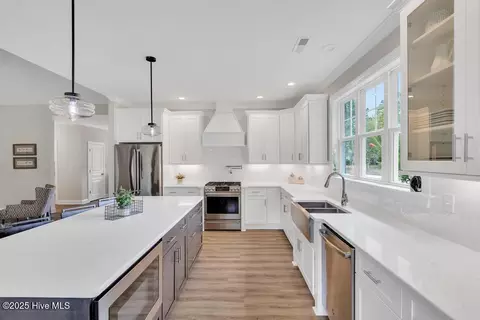 Kitchen - 53 Stonegate Cir, Hampstead, NC 28443 photo 4 of 6