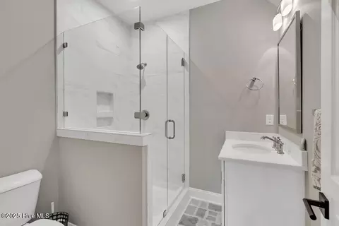 Bath - 53 Stonegate Cir, Hampstead, NC 28443 photo 5 of 5