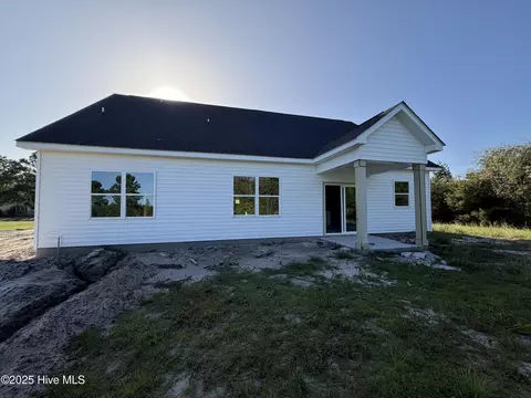 77 Sandy Ln, Hampstead, NC 28443 photo 3