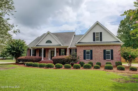 101 Spring Chase Ln, Rocky Point, NC 28457