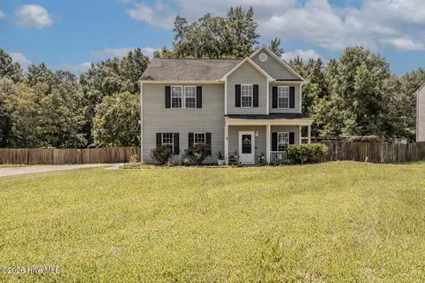 472 Comfort Rd, Richlands, NC 28574